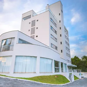 Hotel Tri